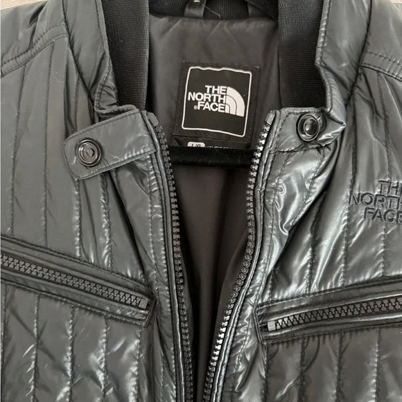 The North Face Women's Black Puffer Jacket - Picture 2 of 5